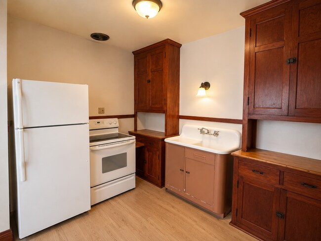 Photo - 139 W Main St Unit 135