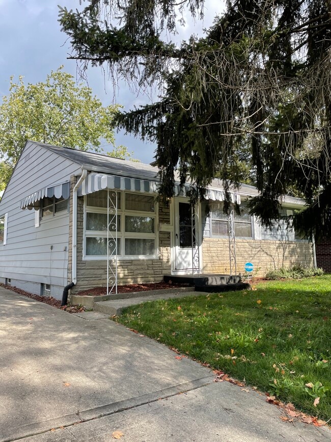 Photo - 2870 Brownlee Ave House