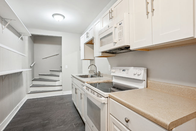 Building Photo - 1643 Ralph David Abernathy Blvd Rental