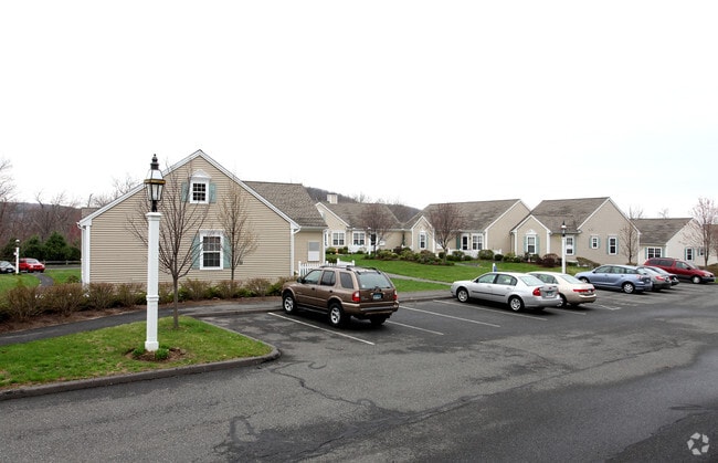 Boulder Ridge Side Photo with Parking