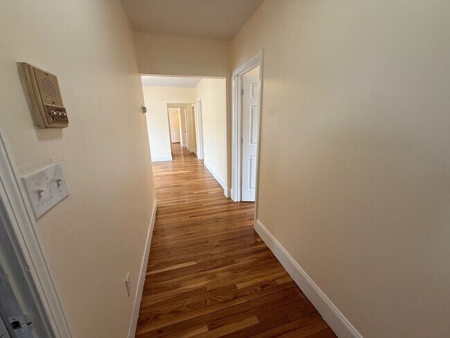11 Dalrymple St Unit 3