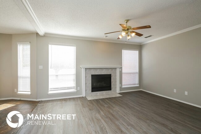 304 Emery Oak Ct