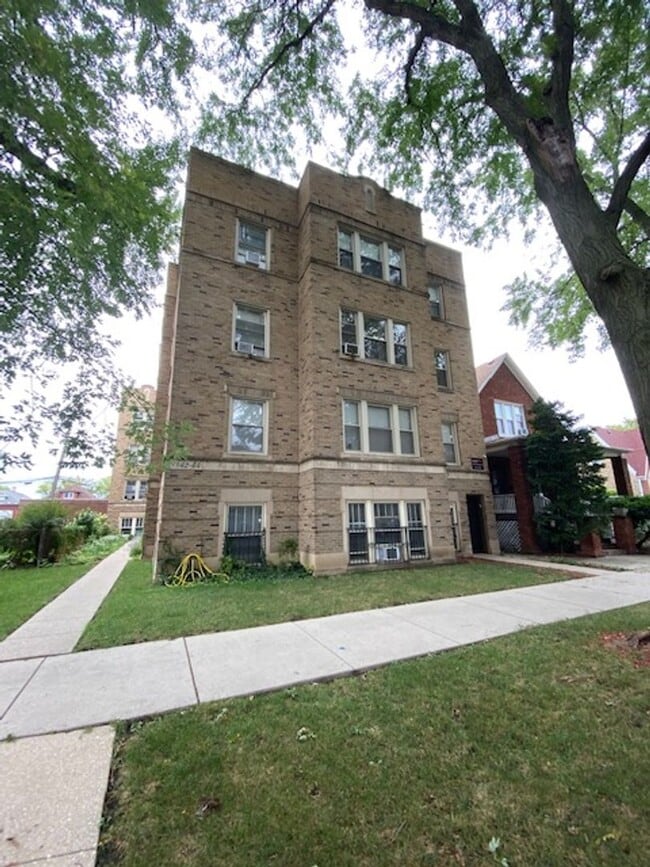 Photo - 5544 W Leland Ave Apartments Unit 1C
