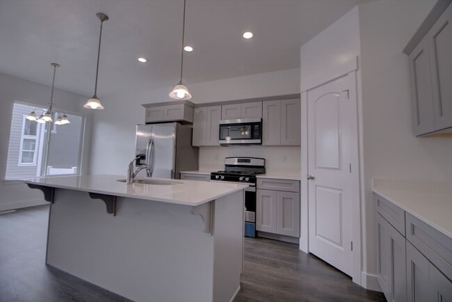 Photo - HOLIDAY MOVE-IN SPECIAL - 4 Bedroom 2.5 Bathroom Townhouse in Lehi!
