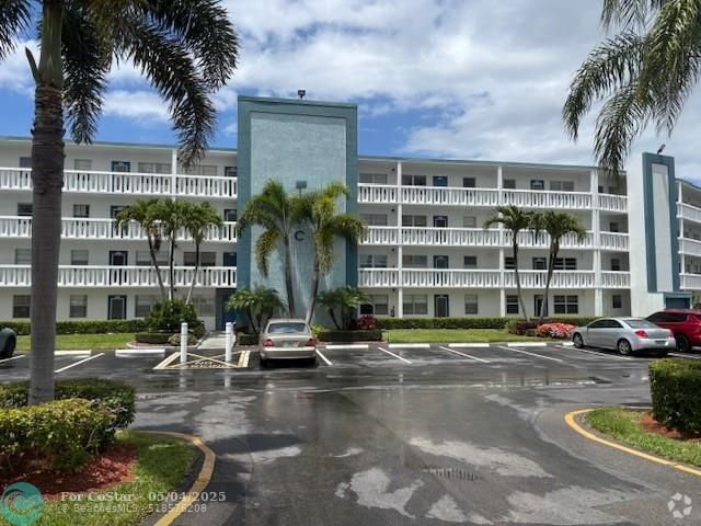 Building Photo - 3047 Exeter C Unit 3047 Rental
