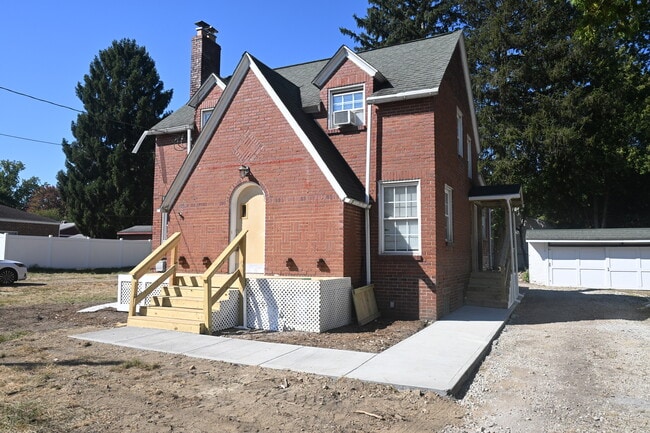 Building Photo - 1022 Brittain Rd