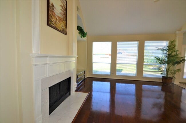 Photo - 1711 Emma Cove Ct
