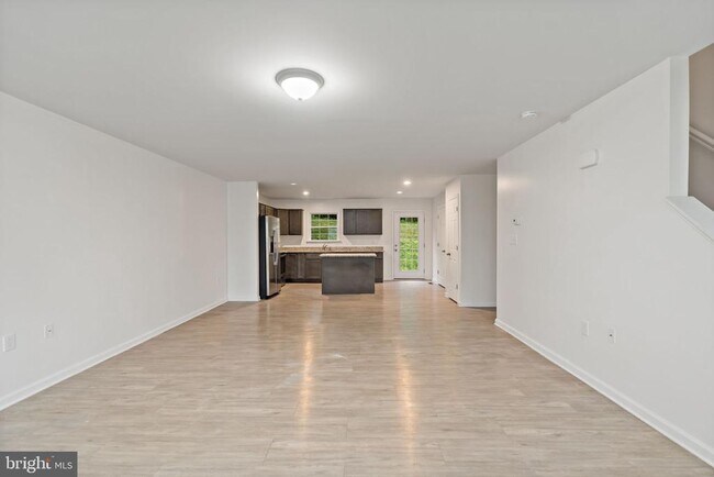 Photo - 132 Furlong Way