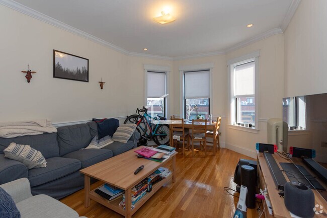 Building Photo - 9/1 Sunny upper floor 2BR with heat included! Rental