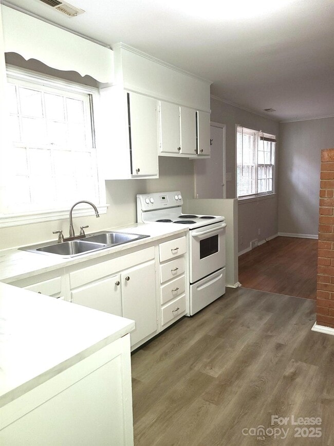 Photo - 5100 Baker Dr