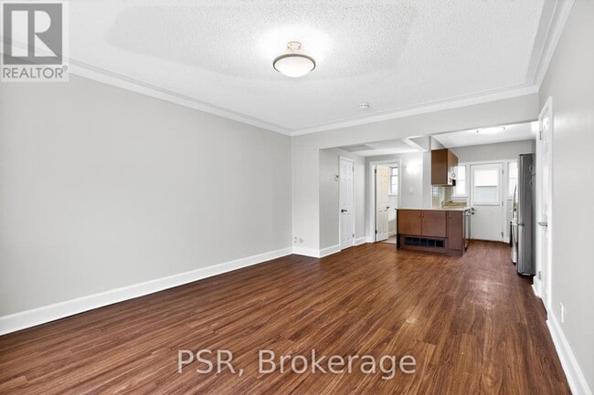 Photo - 1365 Bayview Ave