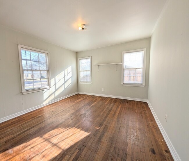 Photo - 2823 33rd St