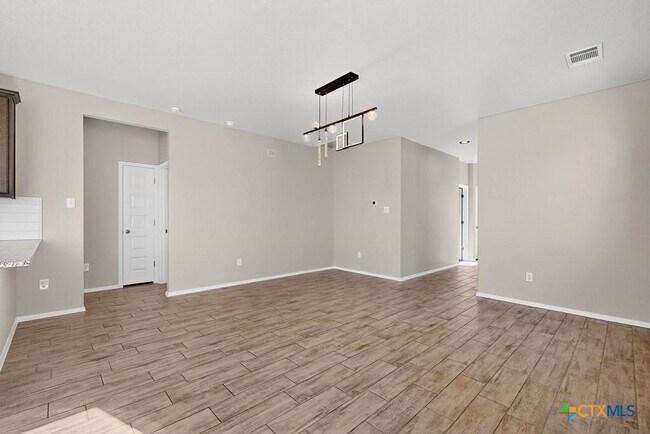Photo - 189 Fabion St