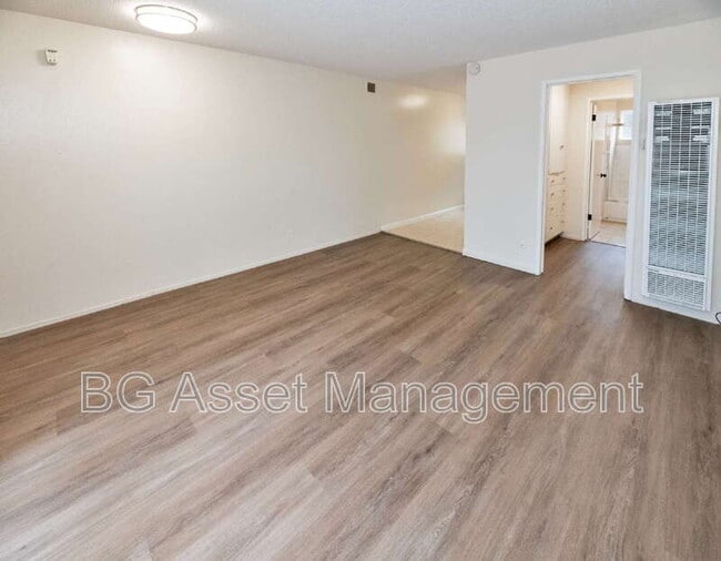 Photo - 480 Crescent St