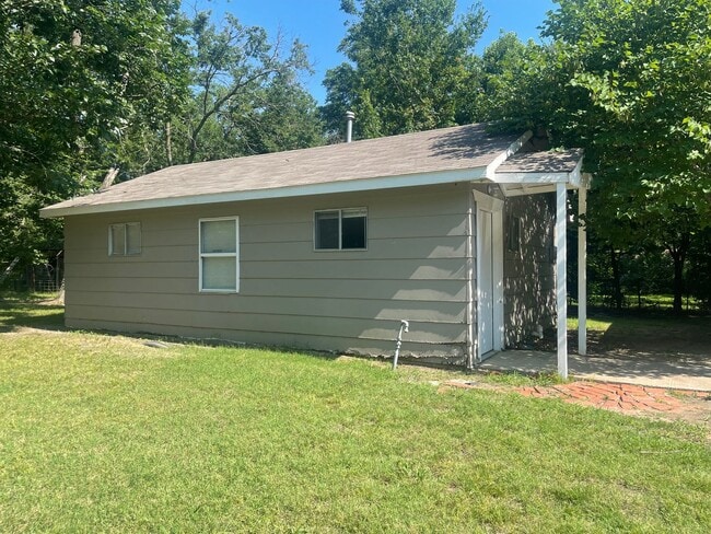 Building Photo - 601Fawn Unit 601 1/2