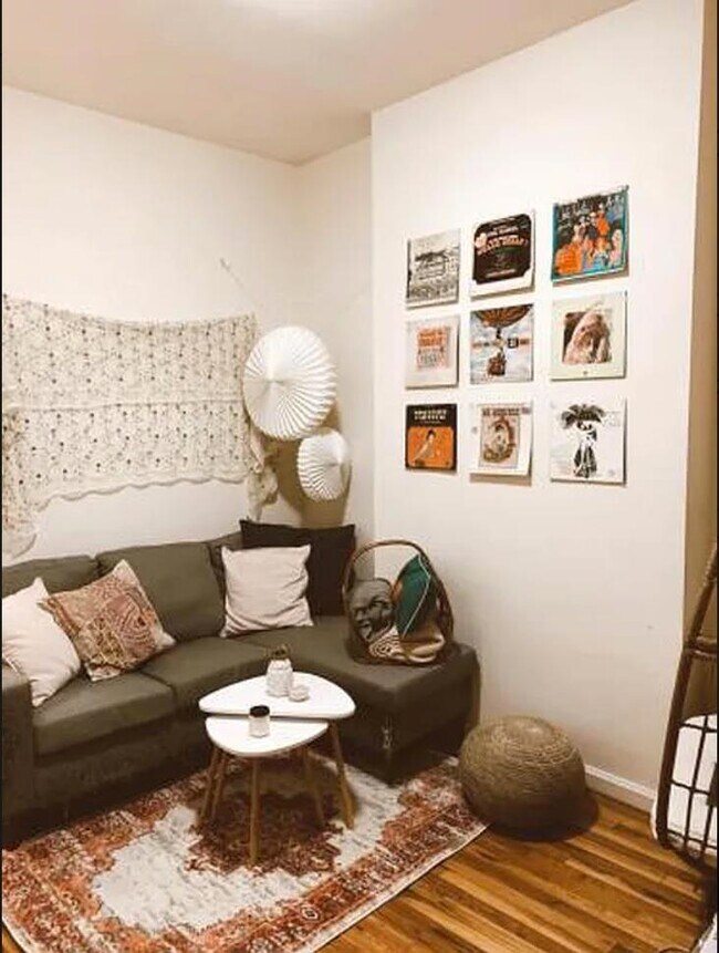 Photo - 18 Mercer St Unit 3