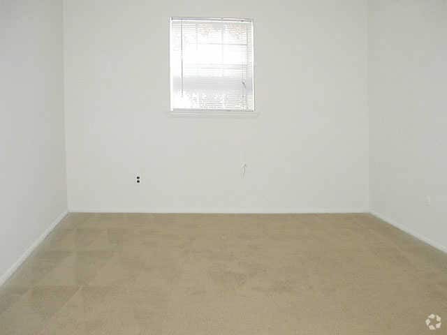 First Bedroom - Stonehurst Garden