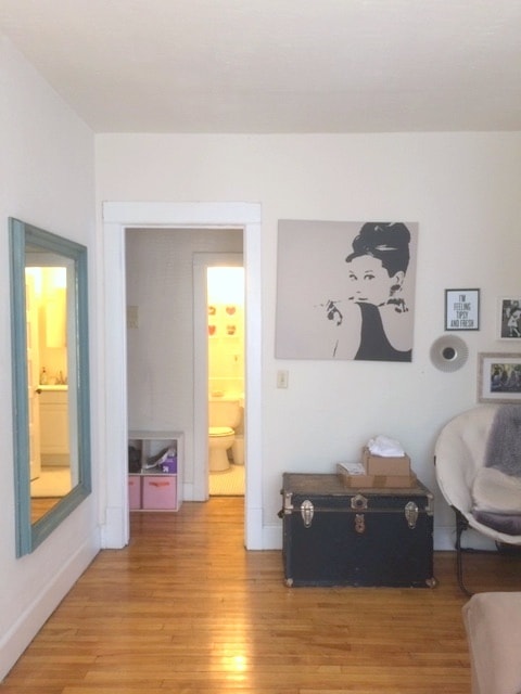 Photo - 2315-2321 Dupont Ave S