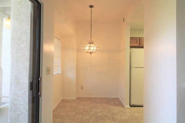 Photo - 930 N Mesa Dr