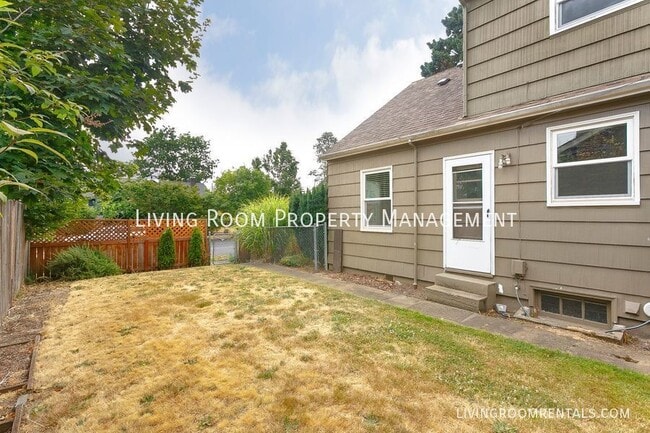 Photo - 5001 NE 32nd Pl