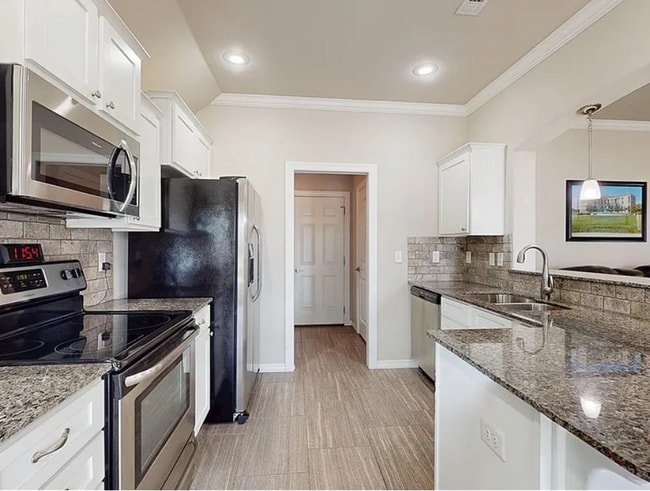 Photo - 761 Romano Ave
