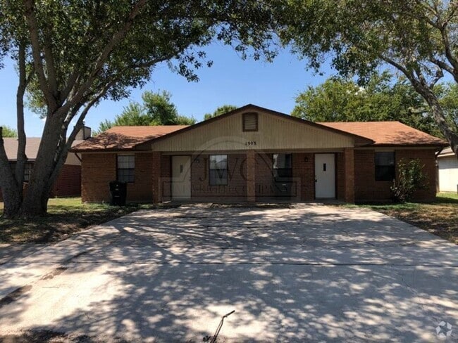 Building Photo - 1903 Windward Rental