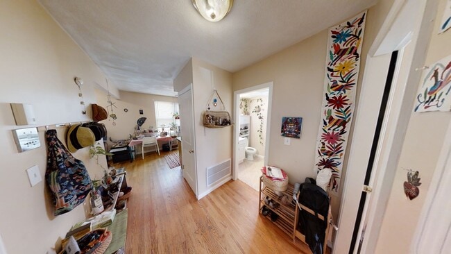 52 Brooks St Unit 2