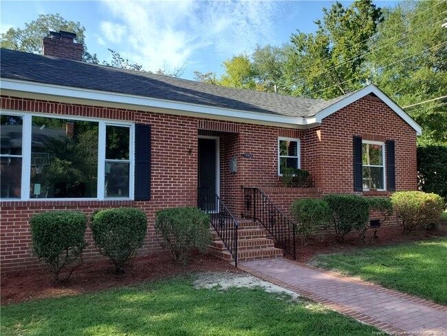 Photo - 1015 Brook St