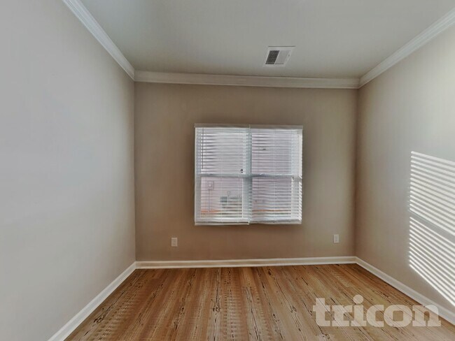 Photo - 3941 Cowen St