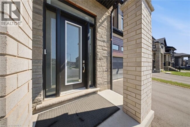 Photo - 67 Macklin St