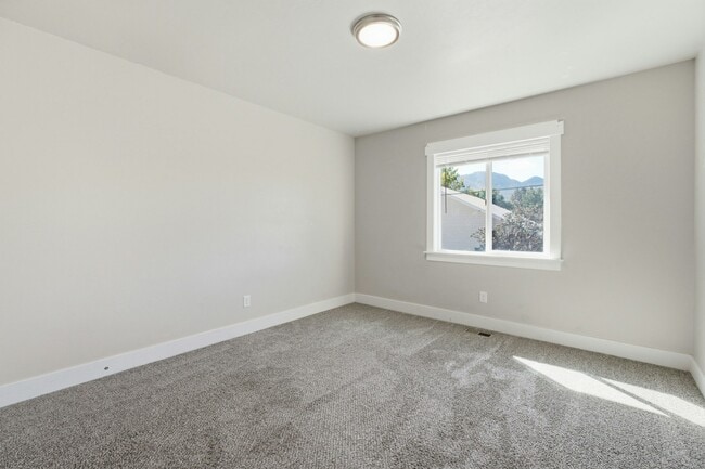 51 S 400 W St