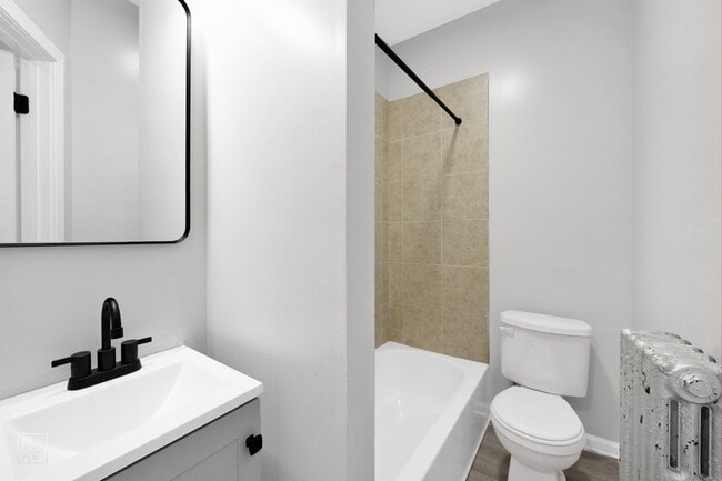 Photo - 735-49 N Austin