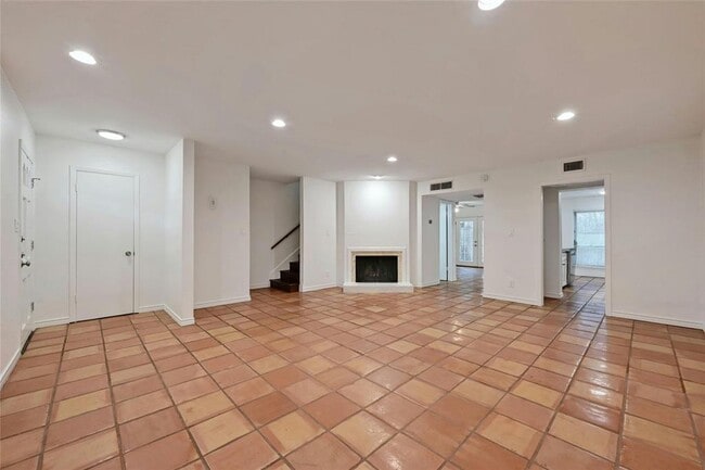 6637 Valleyside Rd
