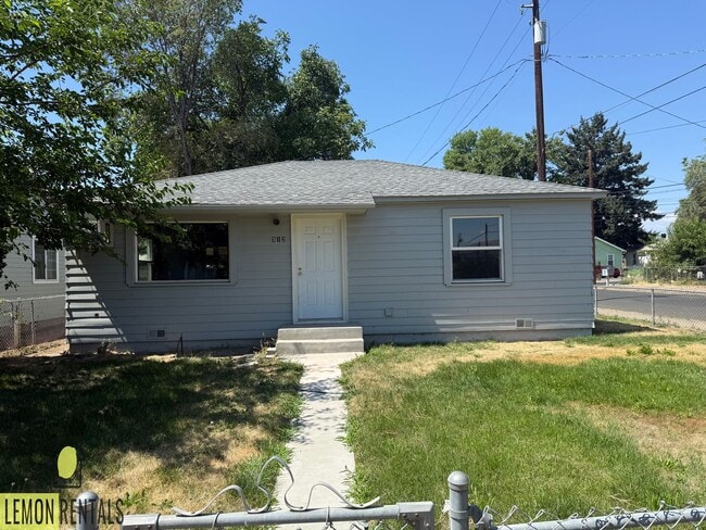 Photo - 512 N 4th Ave House