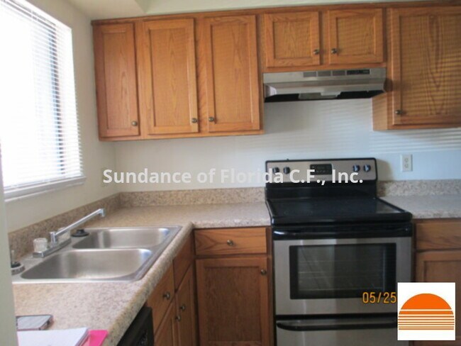 Photo - Townhouse in Buenaventura Lakes
