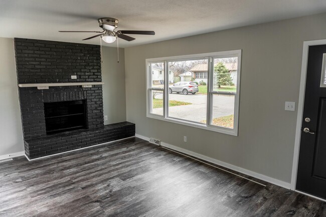Photo - 2355 Hawthorne Ct
