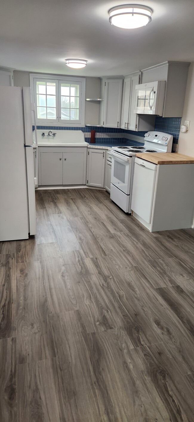 Photo - 8615 Aitken Ave Unidad 3