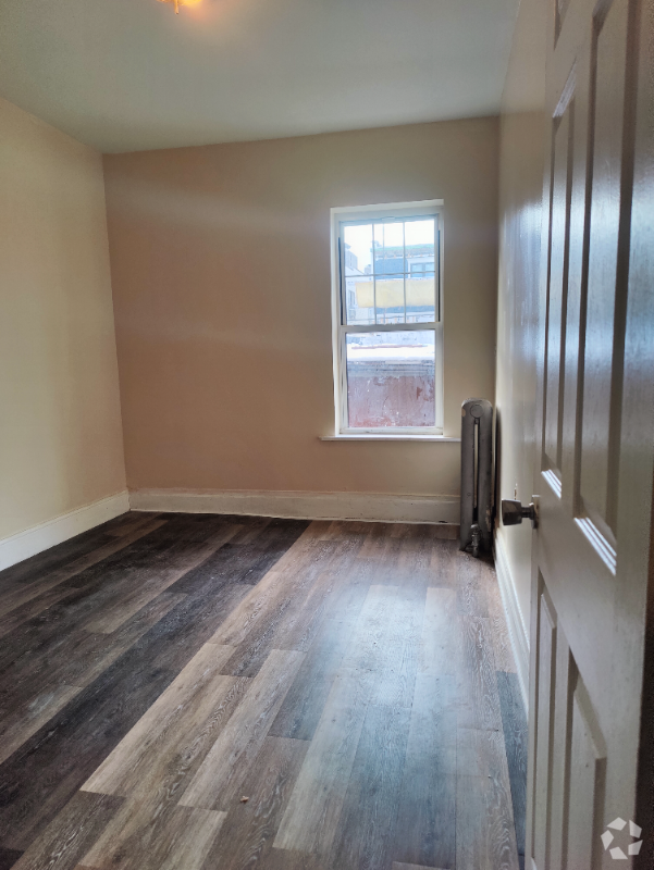 Building Photo - 264 Crescent St. Unit 1 Rental