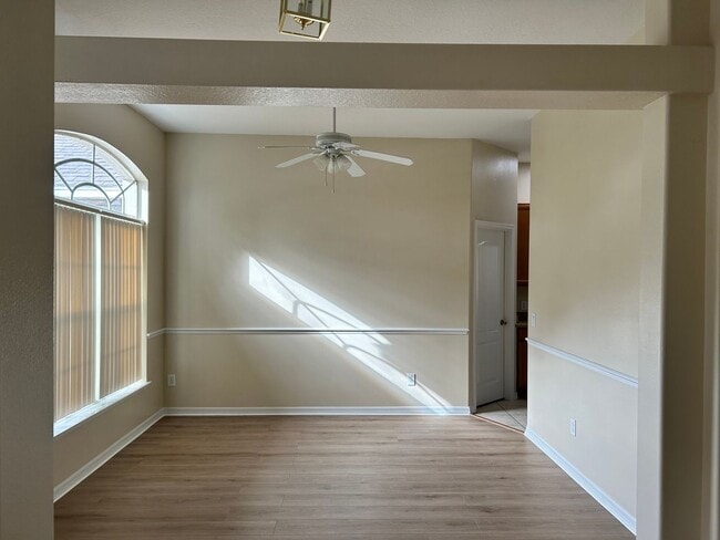 Photo - 4br/2 bath single-family home located near Valencia College West Campus