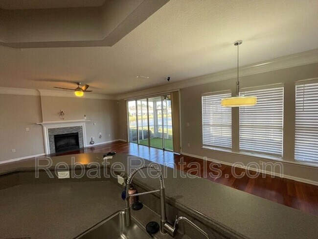 Photo - 11184 Castlemain Cir W