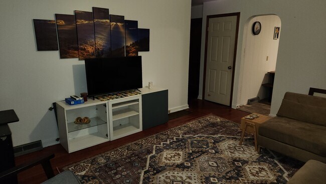 Photo - 406 Marshall St