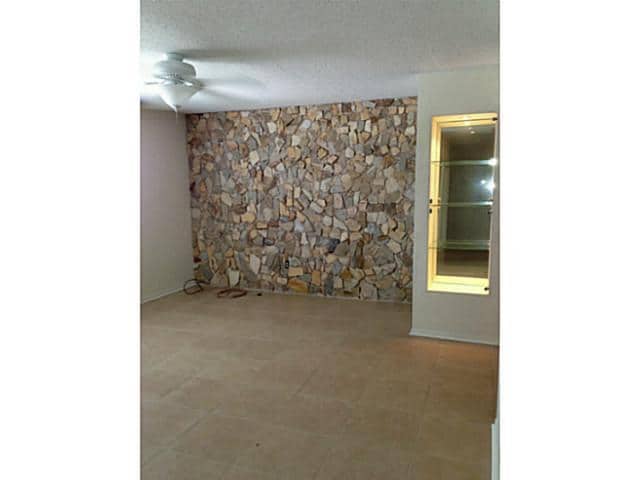 Building Photo - 10762 La Placida Dr Unit 305