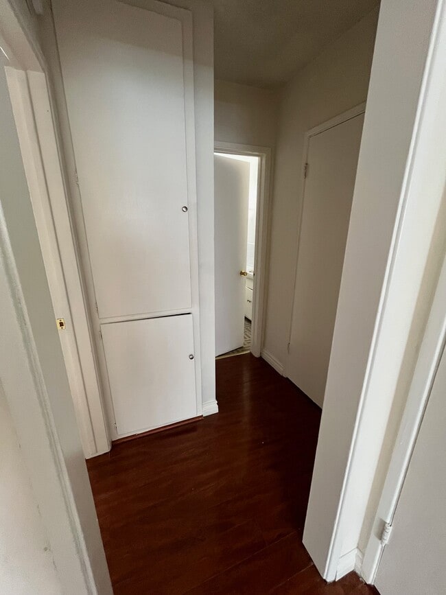 Photo - 827 N Hudson Ave