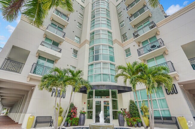 Building Photo - 600 S Dixie Hwy Unit 639 Rental