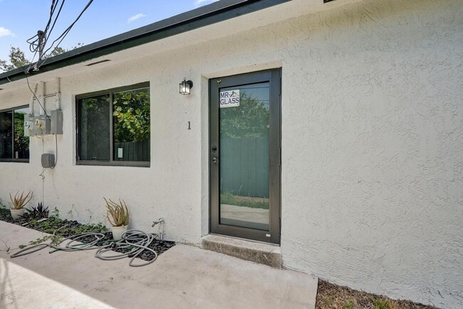 Photo - 1810 NW 9th St Unit 1