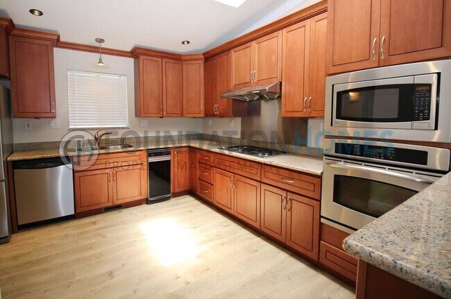 Photo - 93 Live Oak Ave