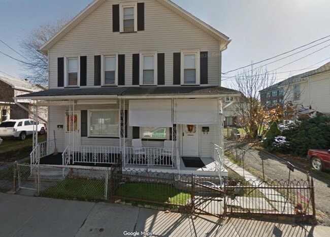 Photo - 154 Willow St