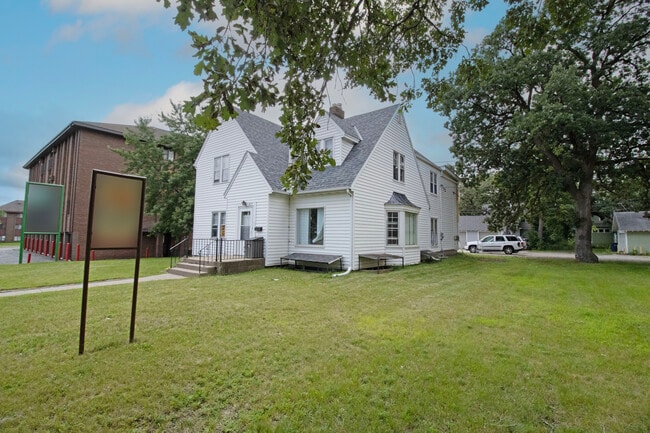 Photo - 815 5th Ave S