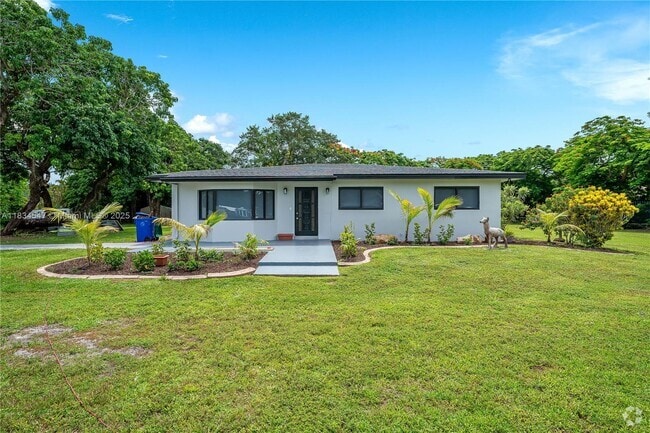 Building Photo - 4660 SW 128th Ave Rental