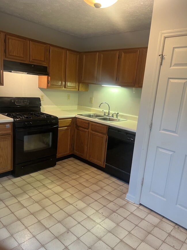 Photo - 6424 Charter Way